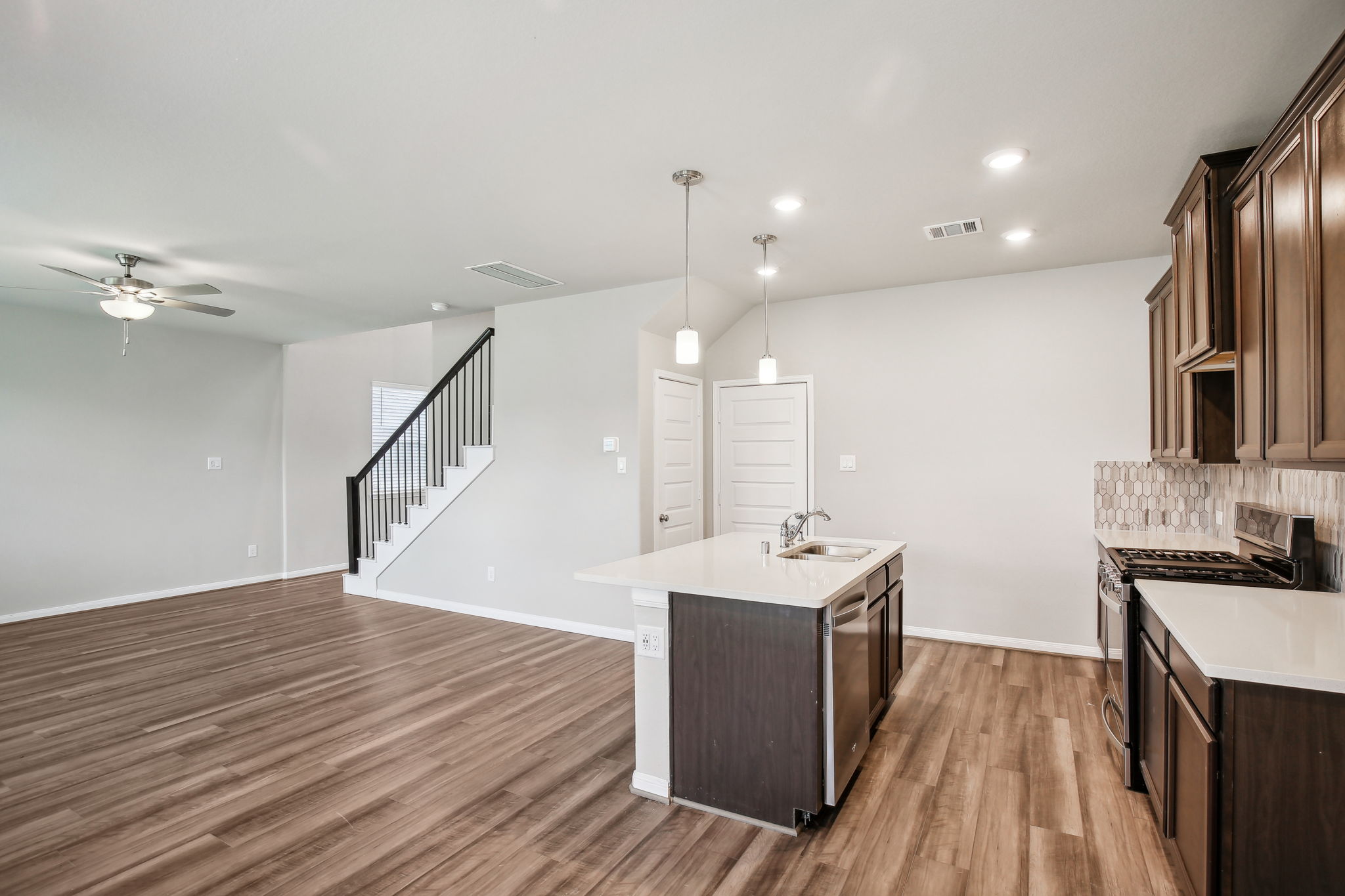 Houston - Pine Lake Cove - 18560 Meadow Point Ln, Montgomery, TX 77356 - 009