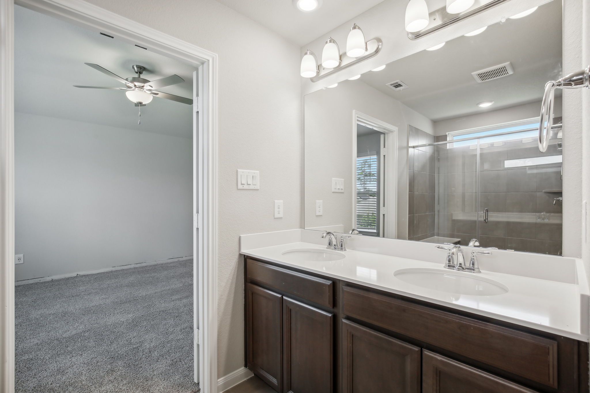 Houston - Pine Lake Cove - 18560 Meadow Point Ln, Montgomery, TX 77356 - 025