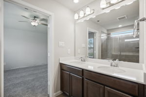 Houston - Pine Lake Cove - 18560 Meadow Point Ln, Montgomery, TX 77356 - 025