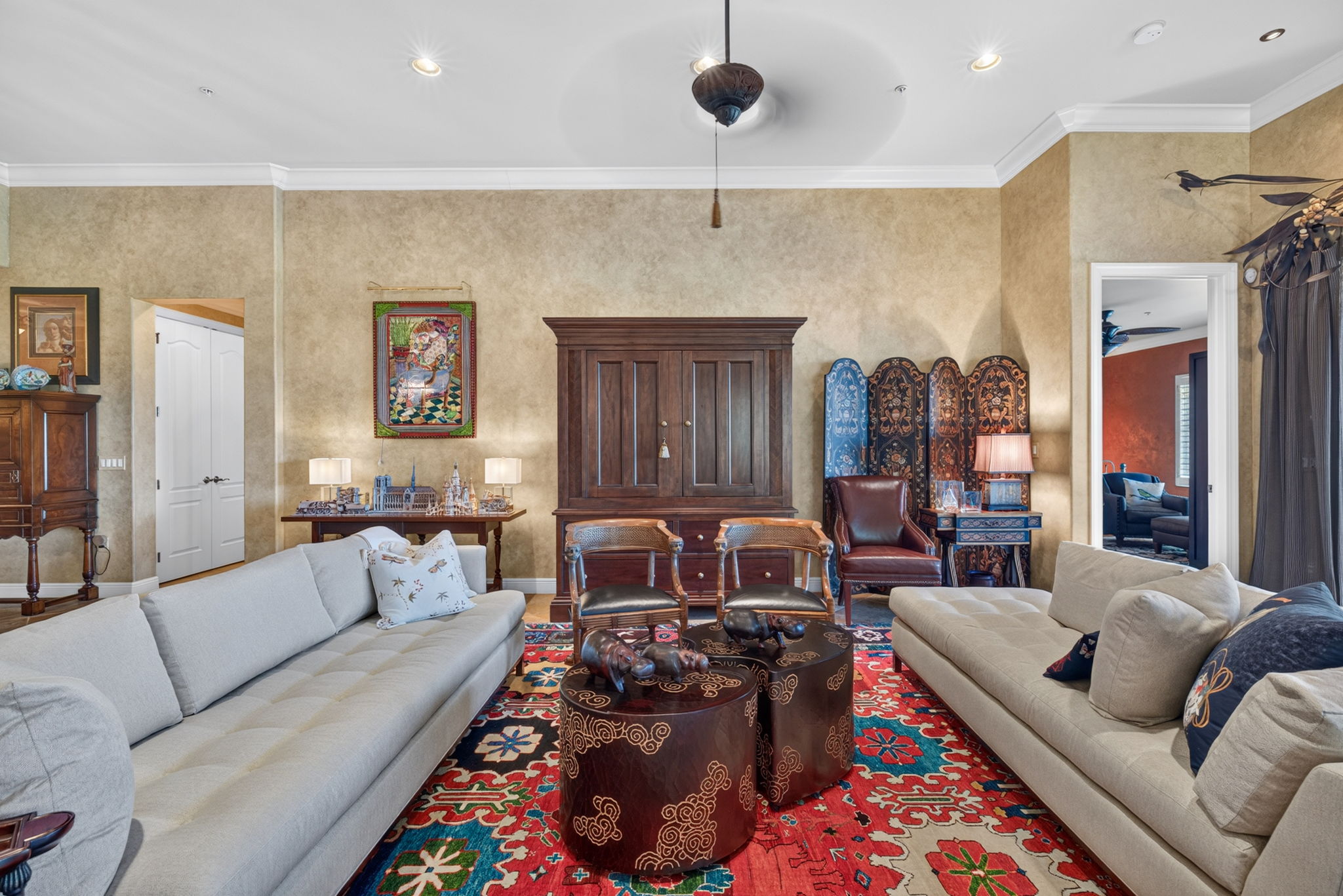 Living Room 3 of 6
