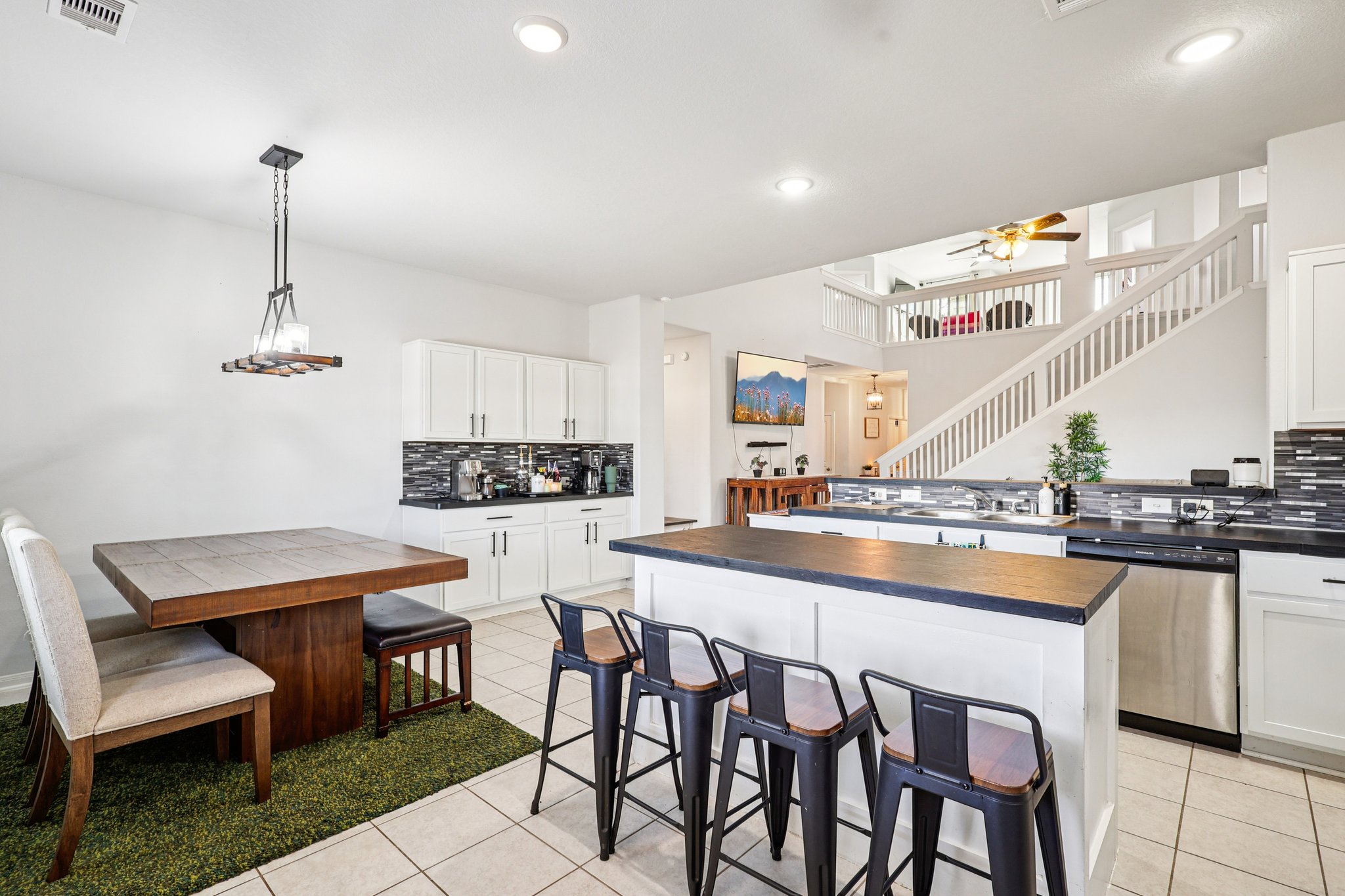 Legend Oaks Dr-S1611-013.jpg