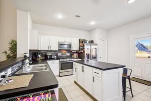 Legend Oaks Dr-S1611-014.jpg