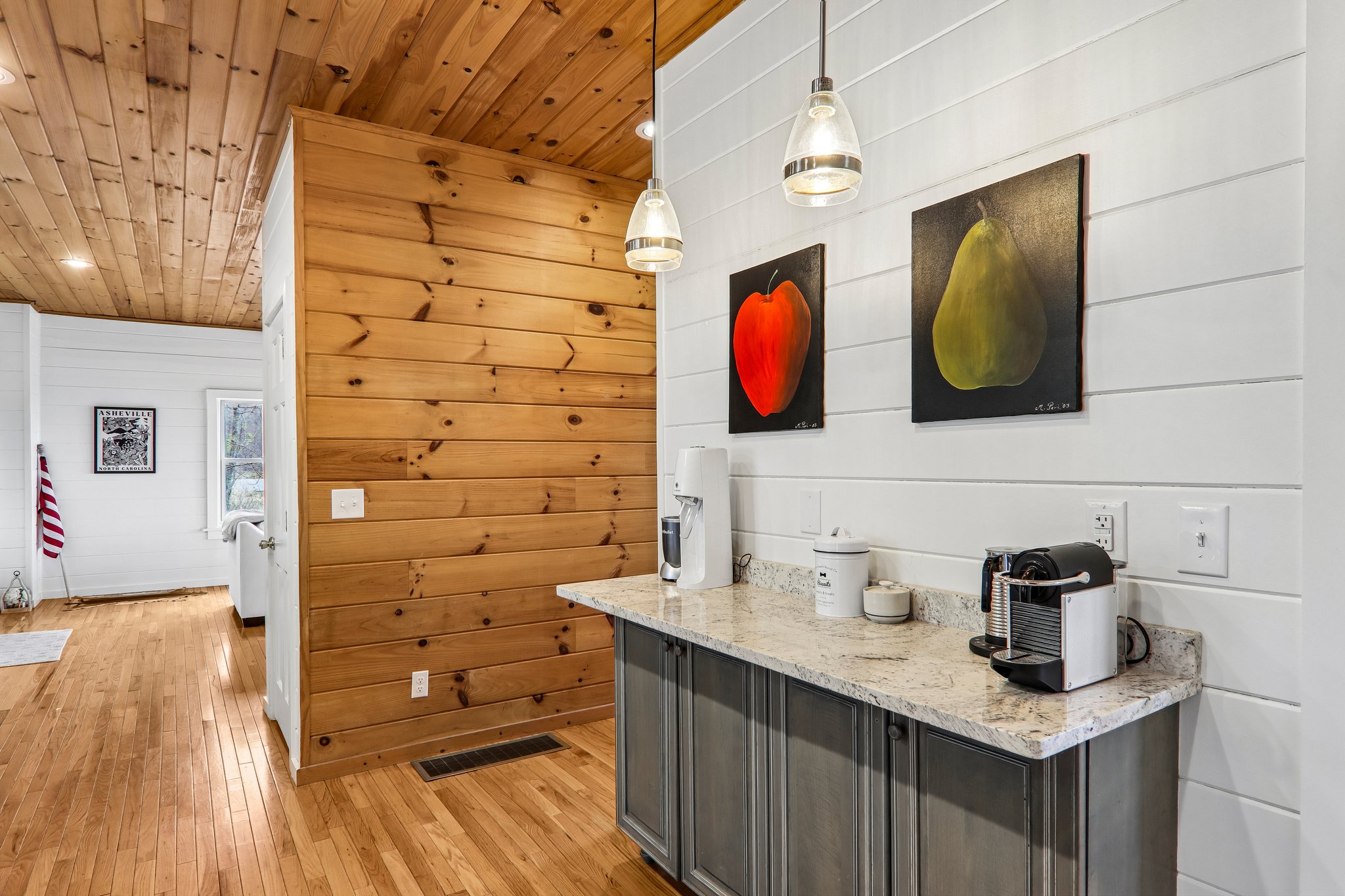 Cottage Ln-S2404-021.jpg