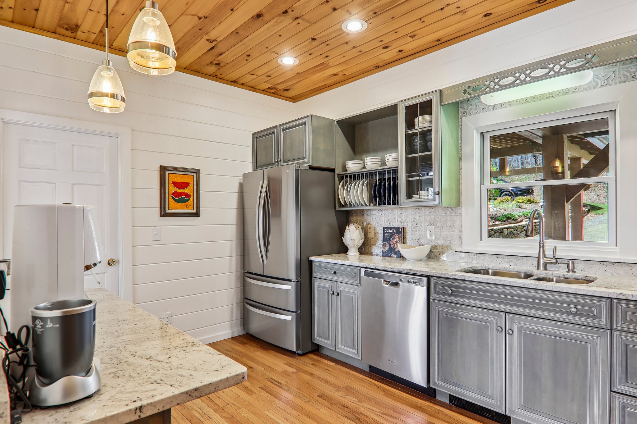 Cottage Ln-S2404-023.jpg