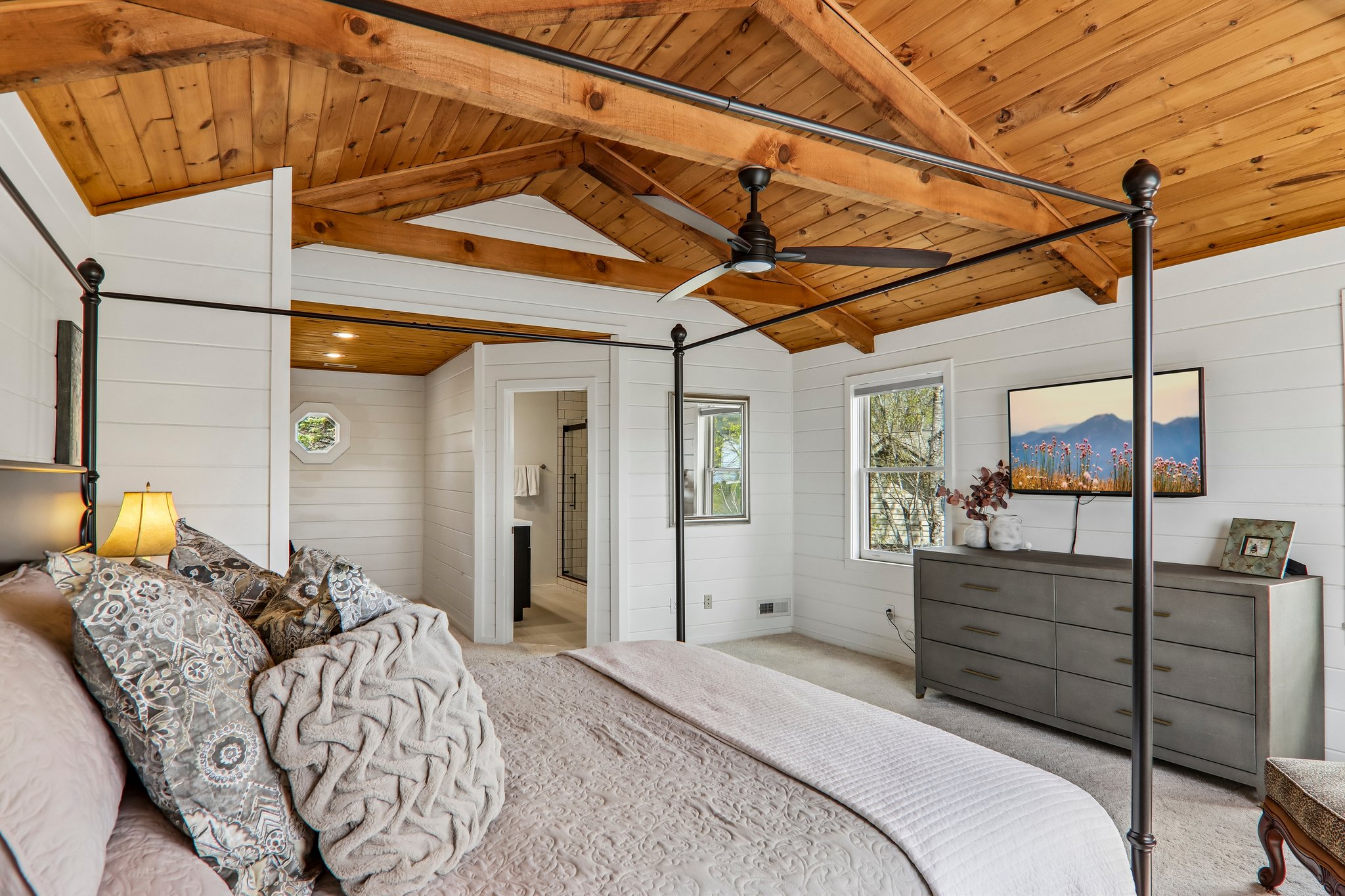 Cottage Ln-S2404-033.jpg