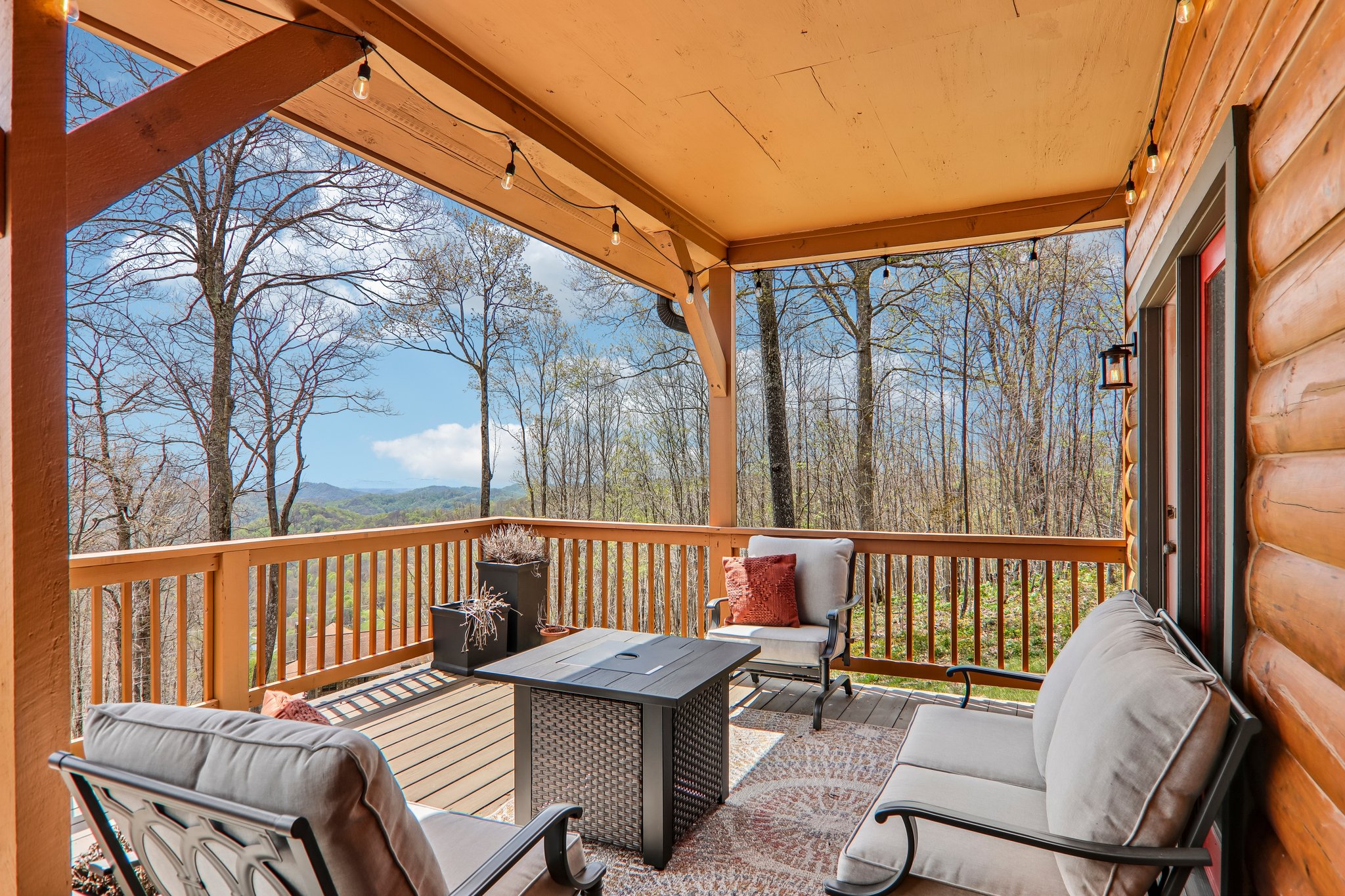 Cottage Ln-S2404-056.jpg