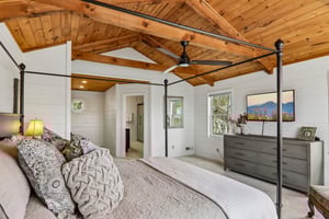 Cottage Ln-S2404-033.jpg