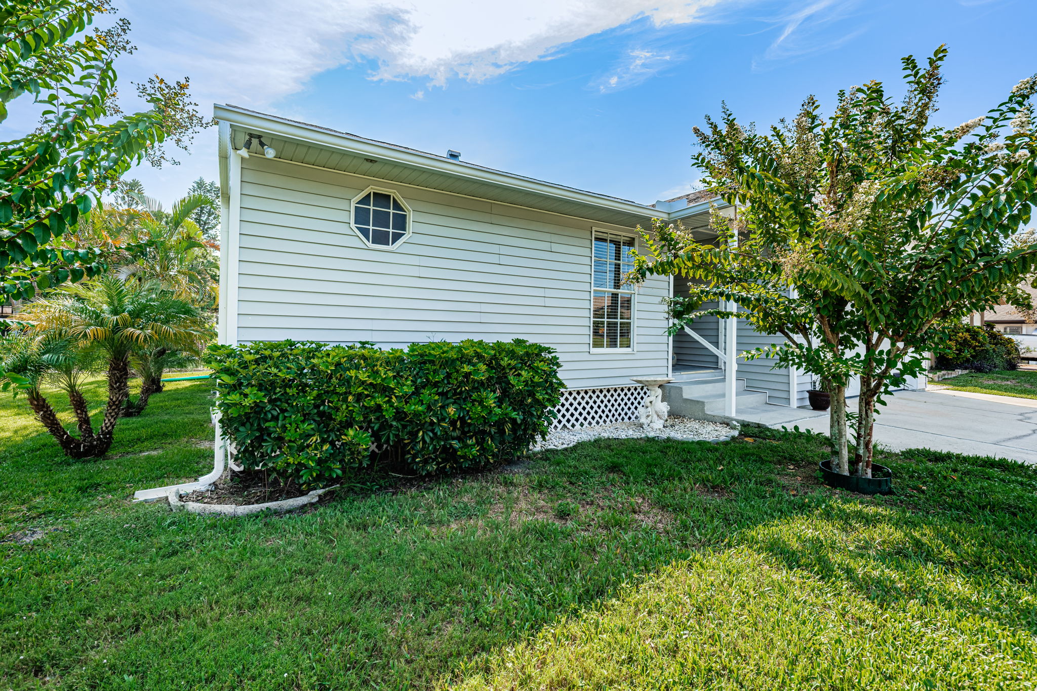 Front Exterior5