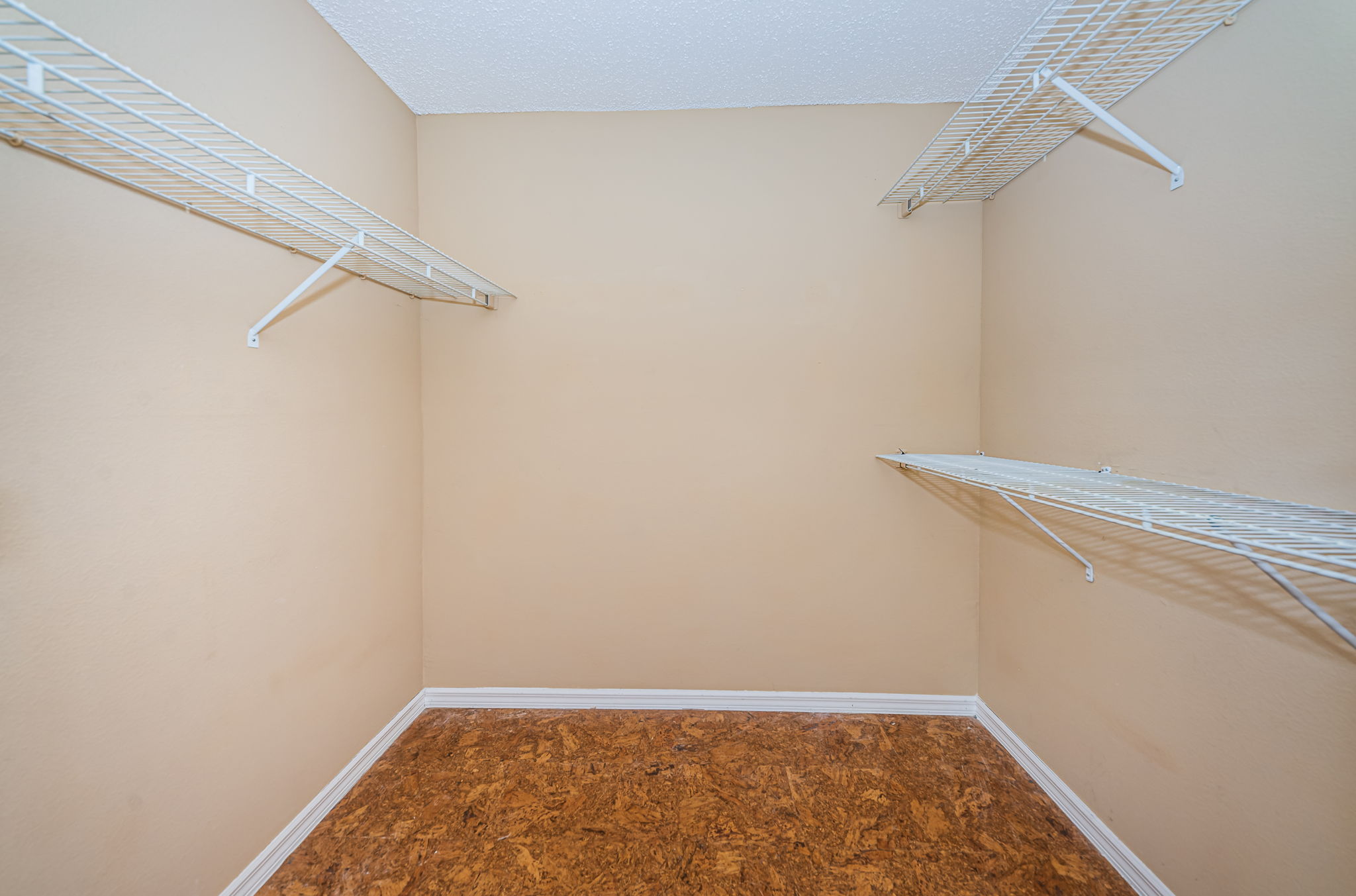 Bedroom3 Walk-in Closet