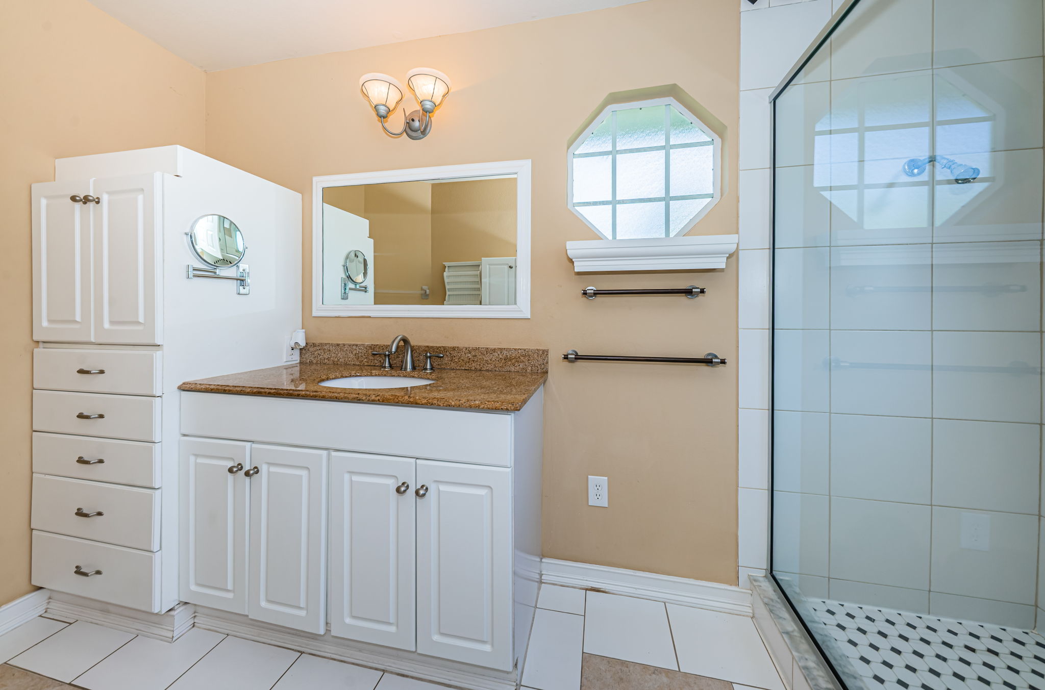 Master Bathroom1b