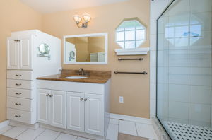 Master Bathroom1b