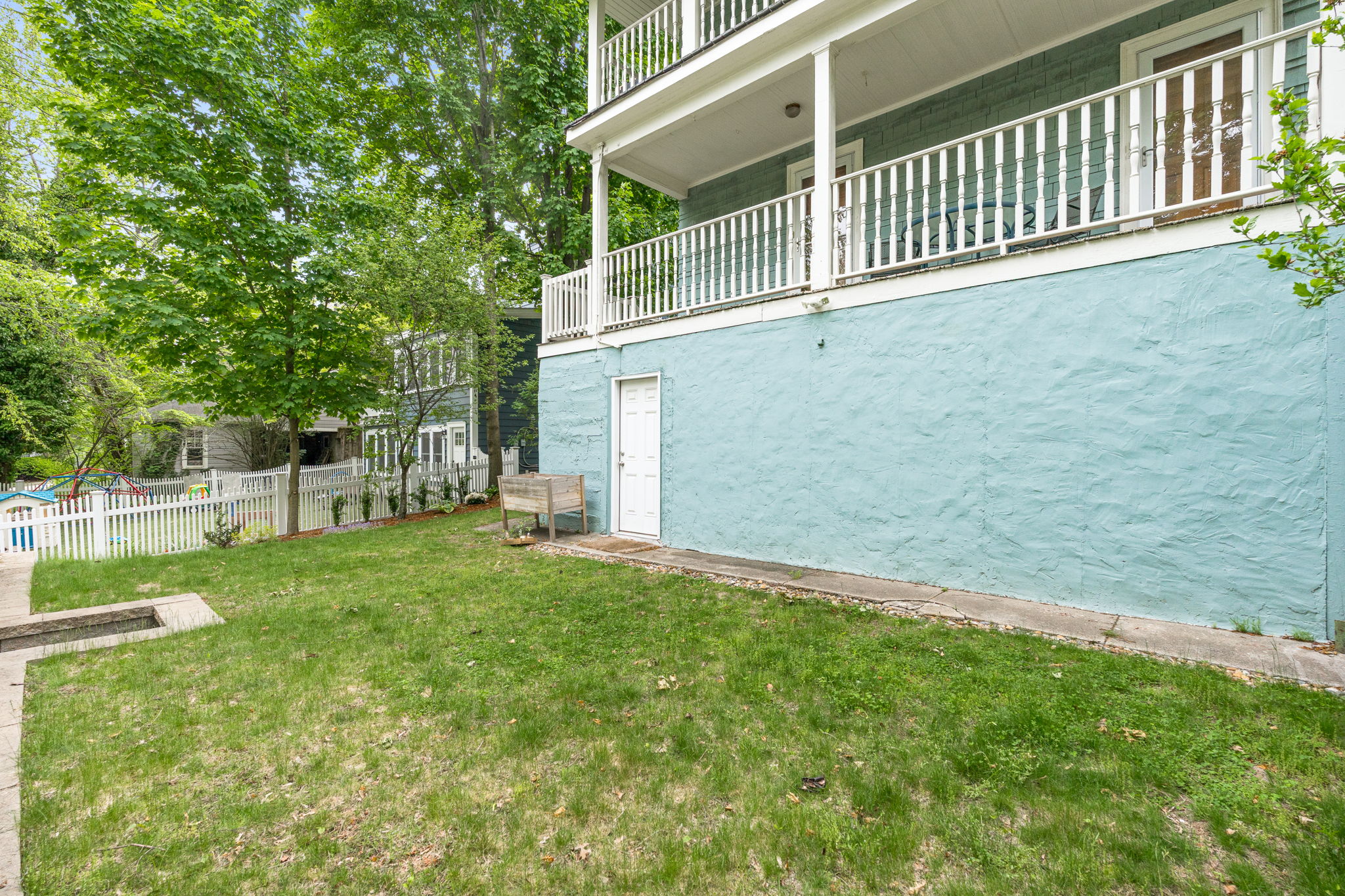  Photo 44