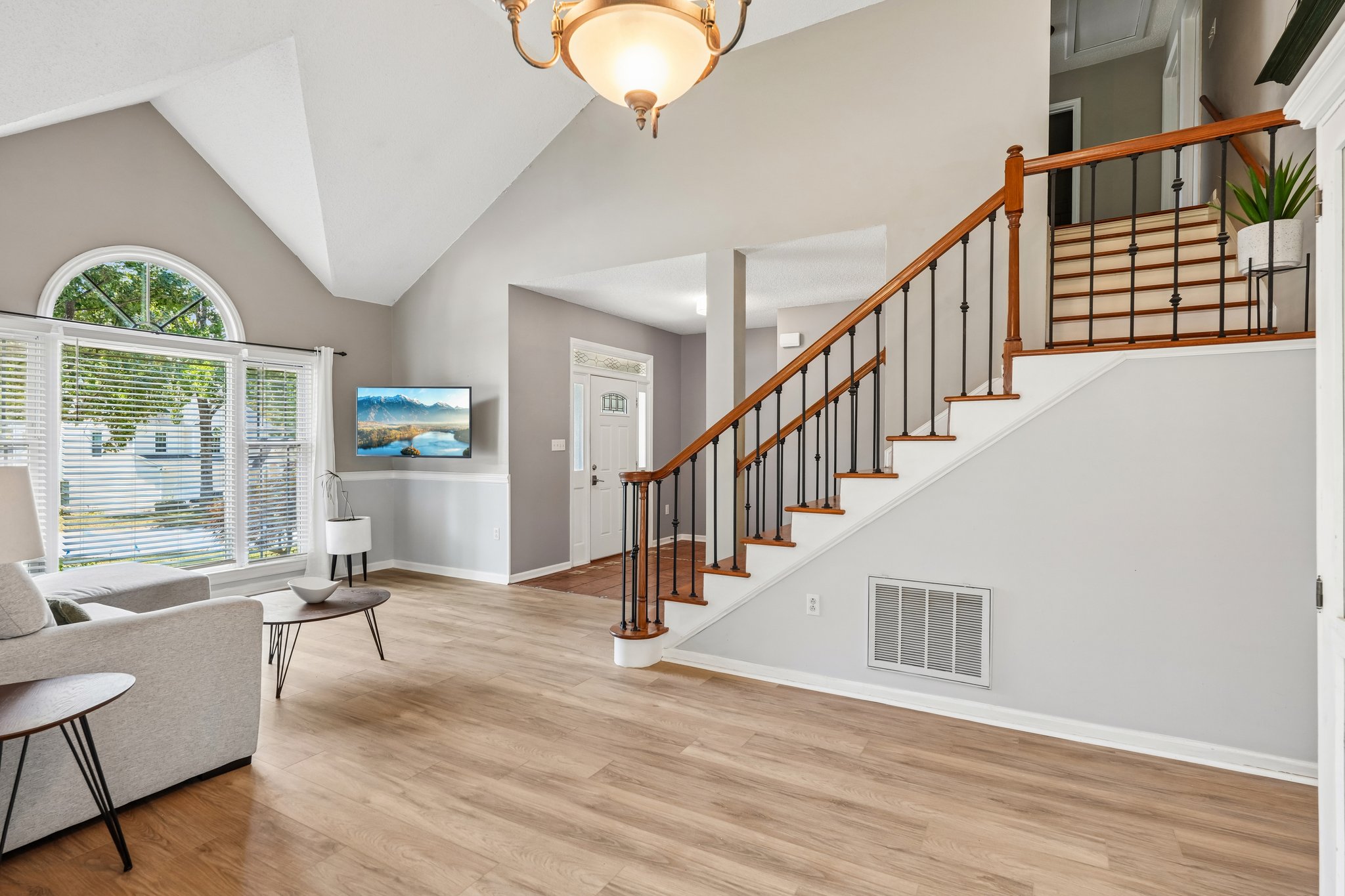 212233-228489 - 186 Southhaven Dr-S1007-003.jpg