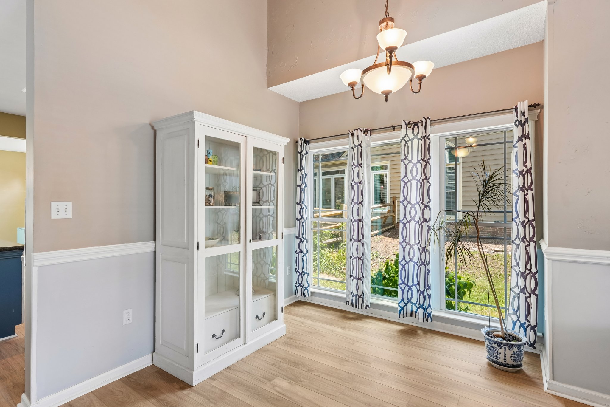 212233-228489 - 186 Southhaven Dr-S1007-011.jpg