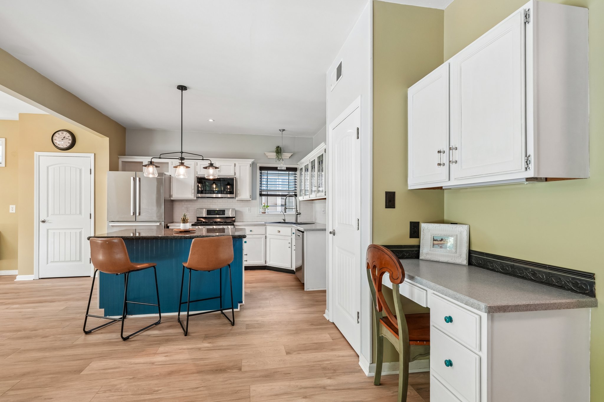 212233-228489 - 186 Southhaven Dr-S1007-023.jpg