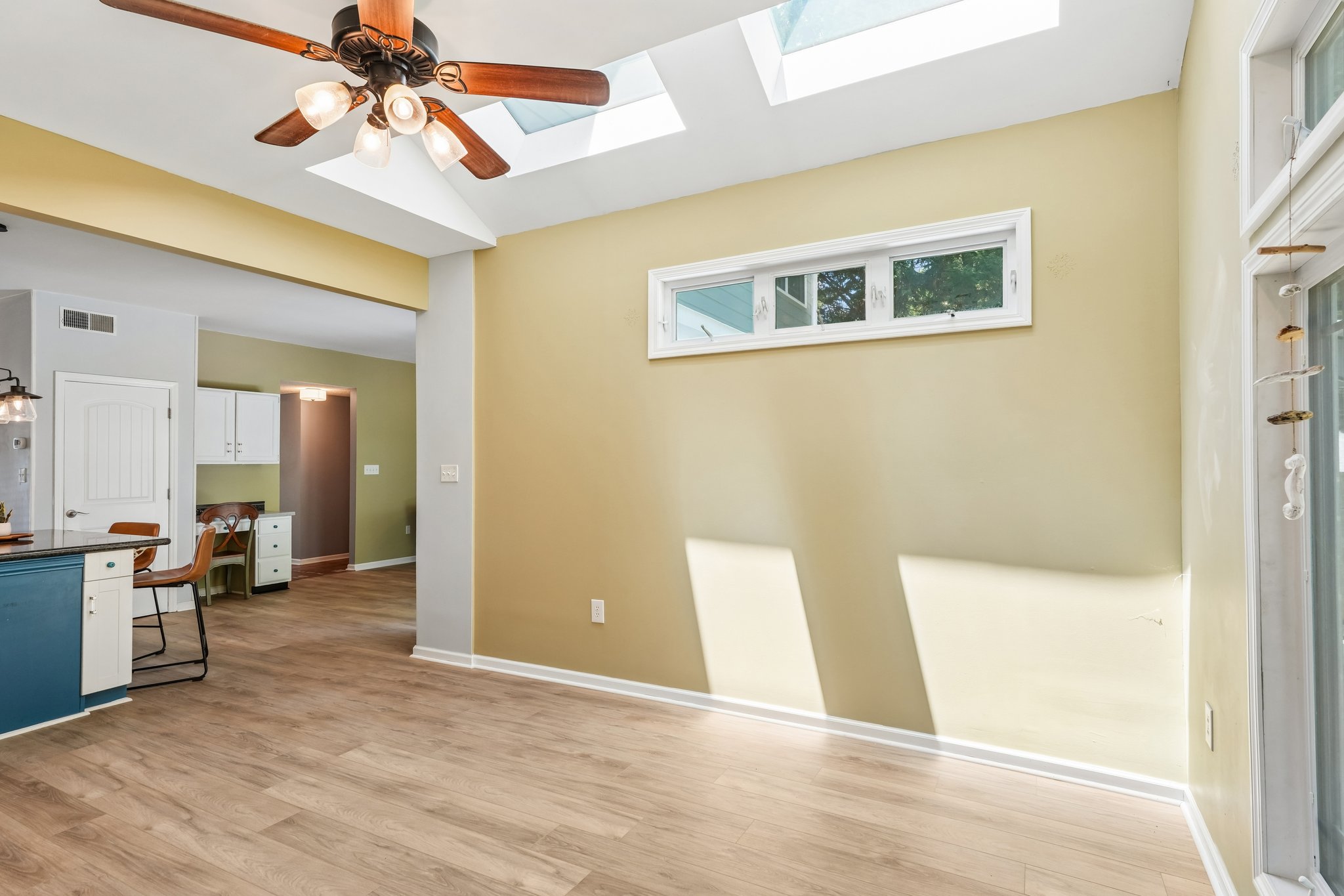212233-228489 - 186 Southhaven Dr-S1007-024.jpg
