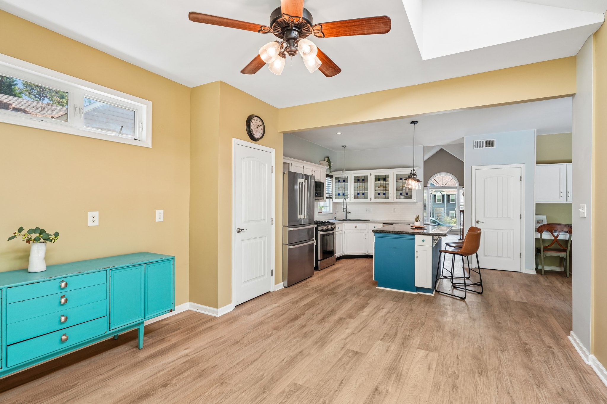 212233-228489 - 186 Southhaven Dr-S1007-028.jpg