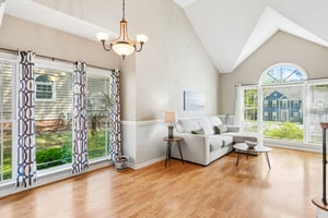 Southhaven Dr-S0505-014.jpg