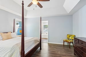Southhaven Dr-S0505-025.jpg