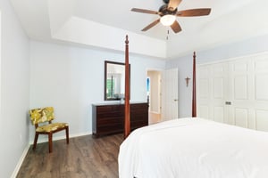 Southhaven Dr-S0505-027.jpg