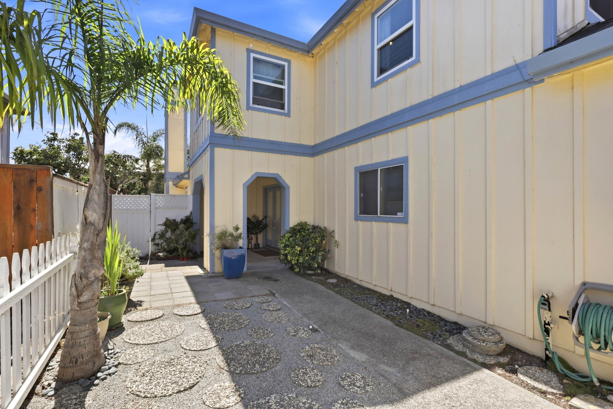 004_F8_1860 Cisco Ln