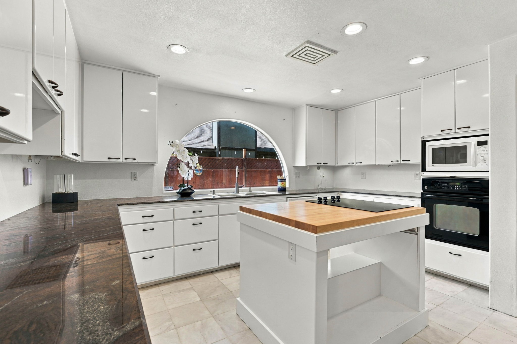 013_F8_1860 Cisco Ln