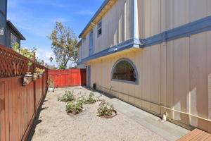 055_F8_1860 Cisco Ln