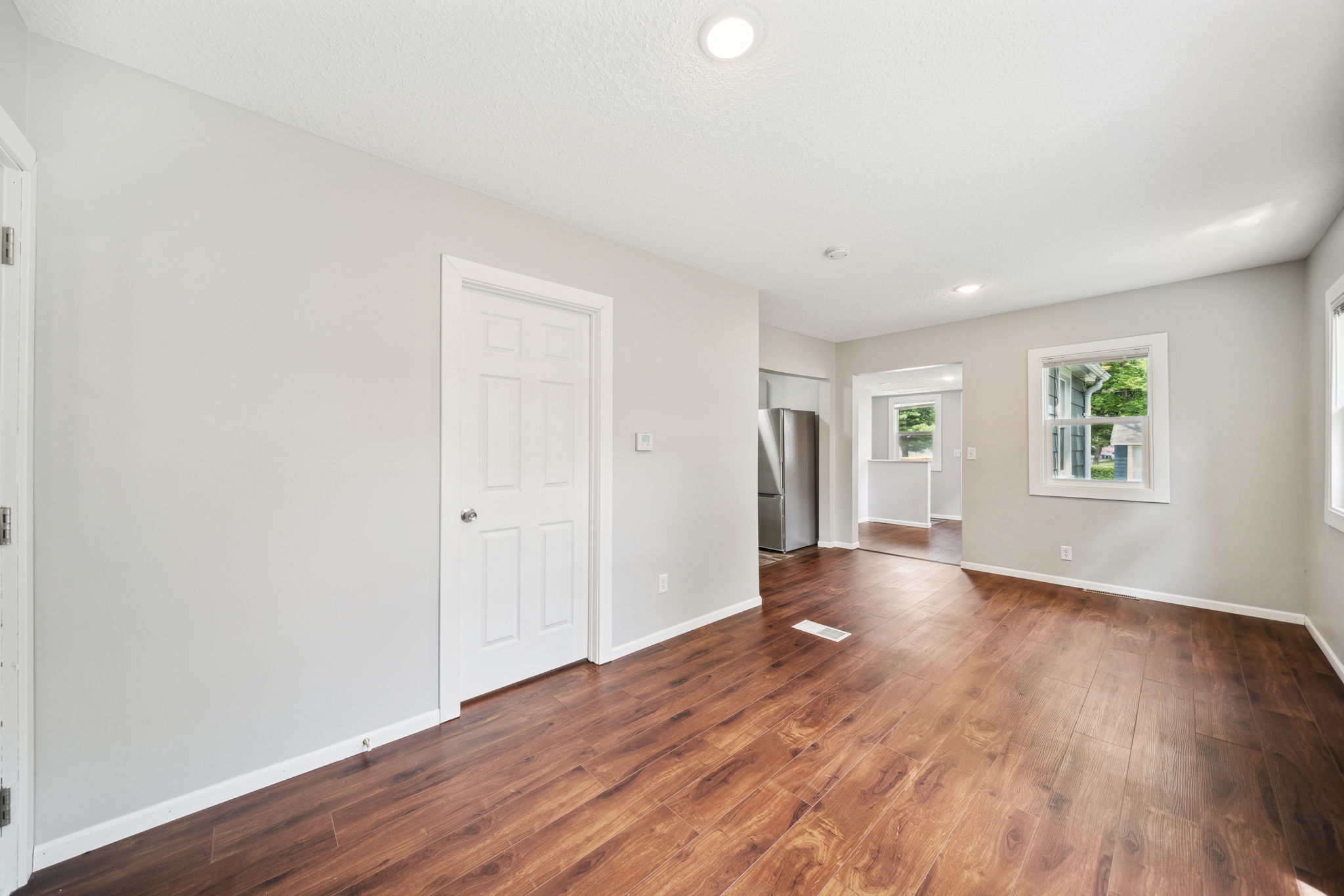 04_Interior