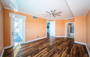 Guest Bedroom10c