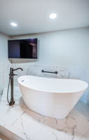 Master Bathroom10b