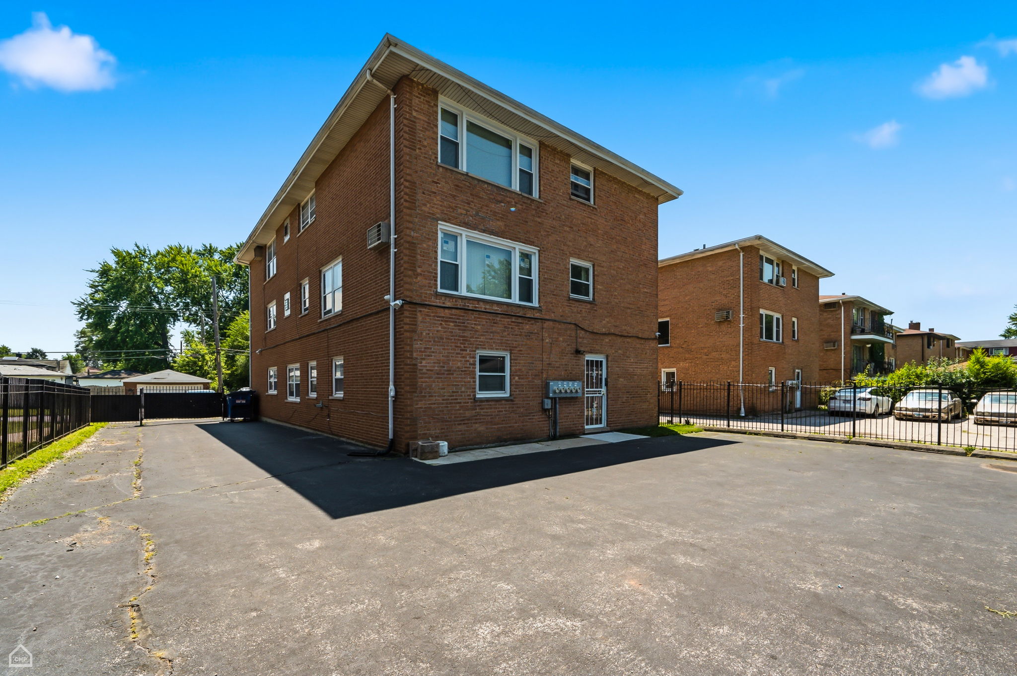 1860 W State St 2E_004