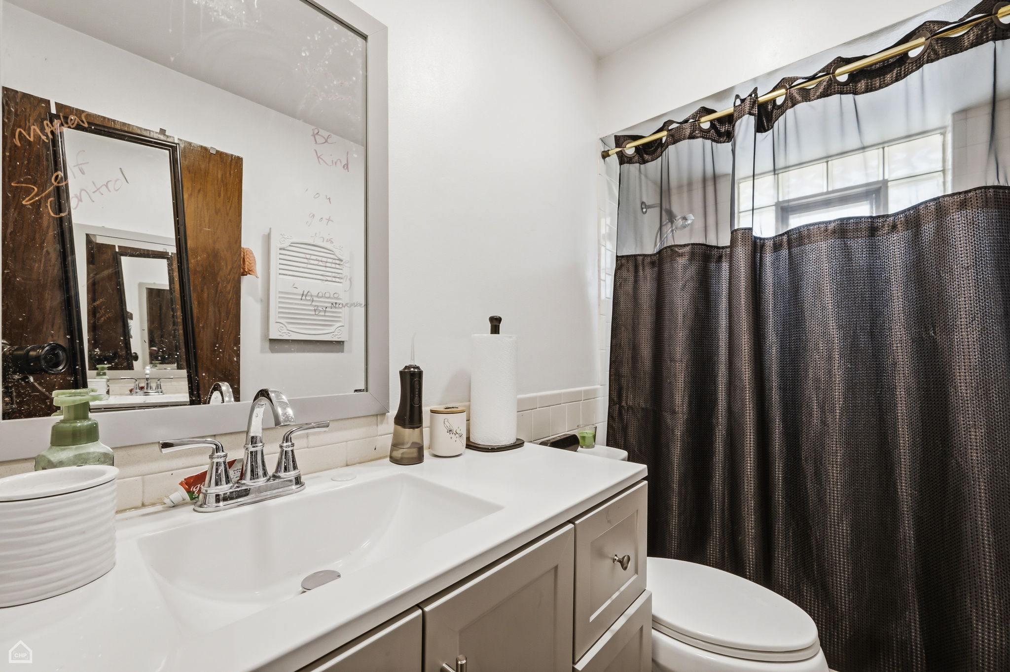 1860 W State St 2W_003
