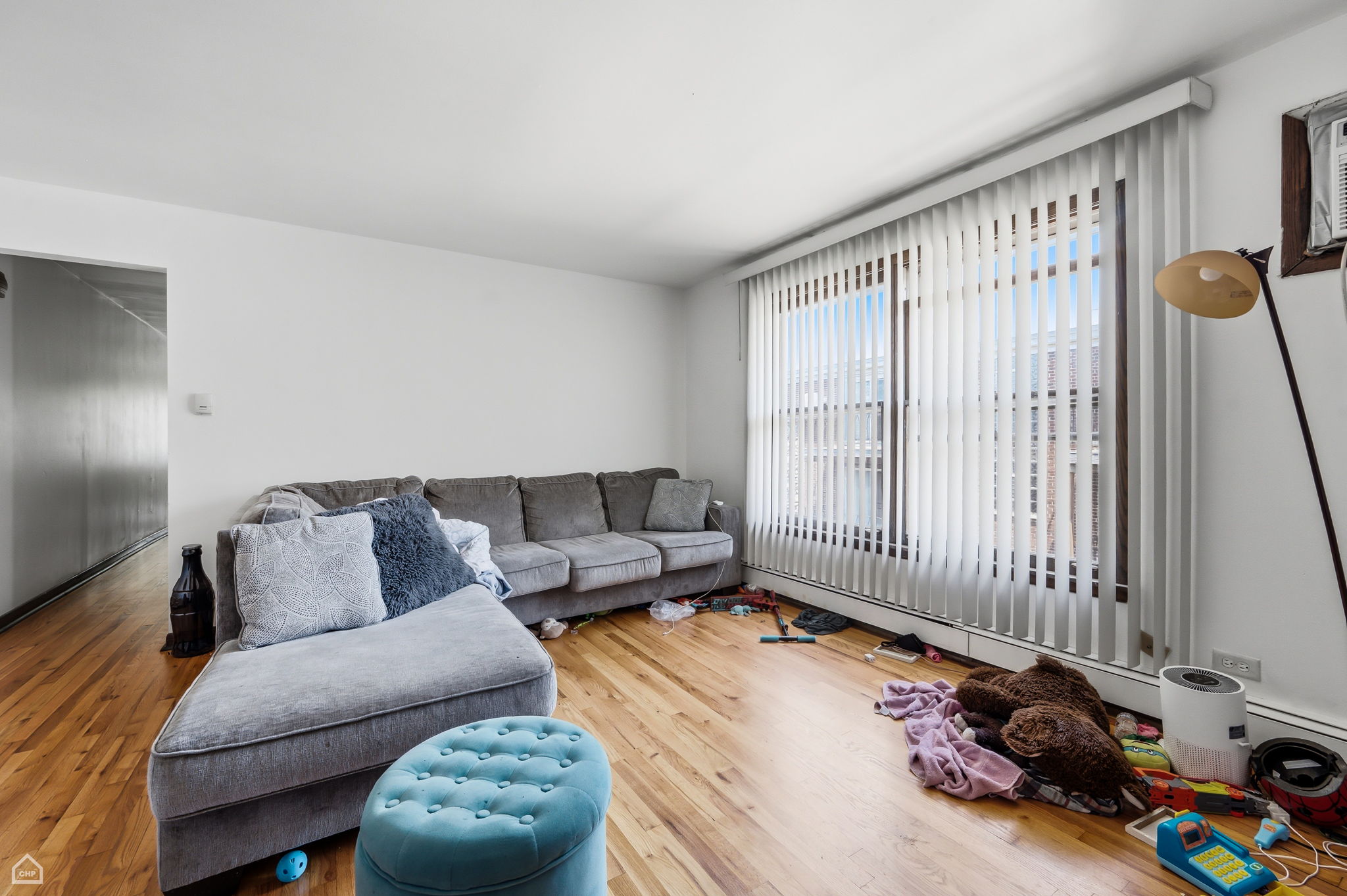 1860 W State St 2W_008
