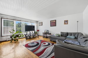 1860 W State St 1_001