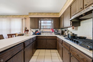 1860 W State St 1_008