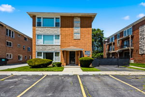 1860 W State St 2E_005