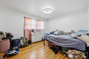 1860 W State St 2W_010