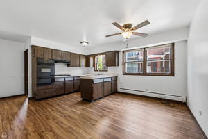 1860 W State St Garden_004