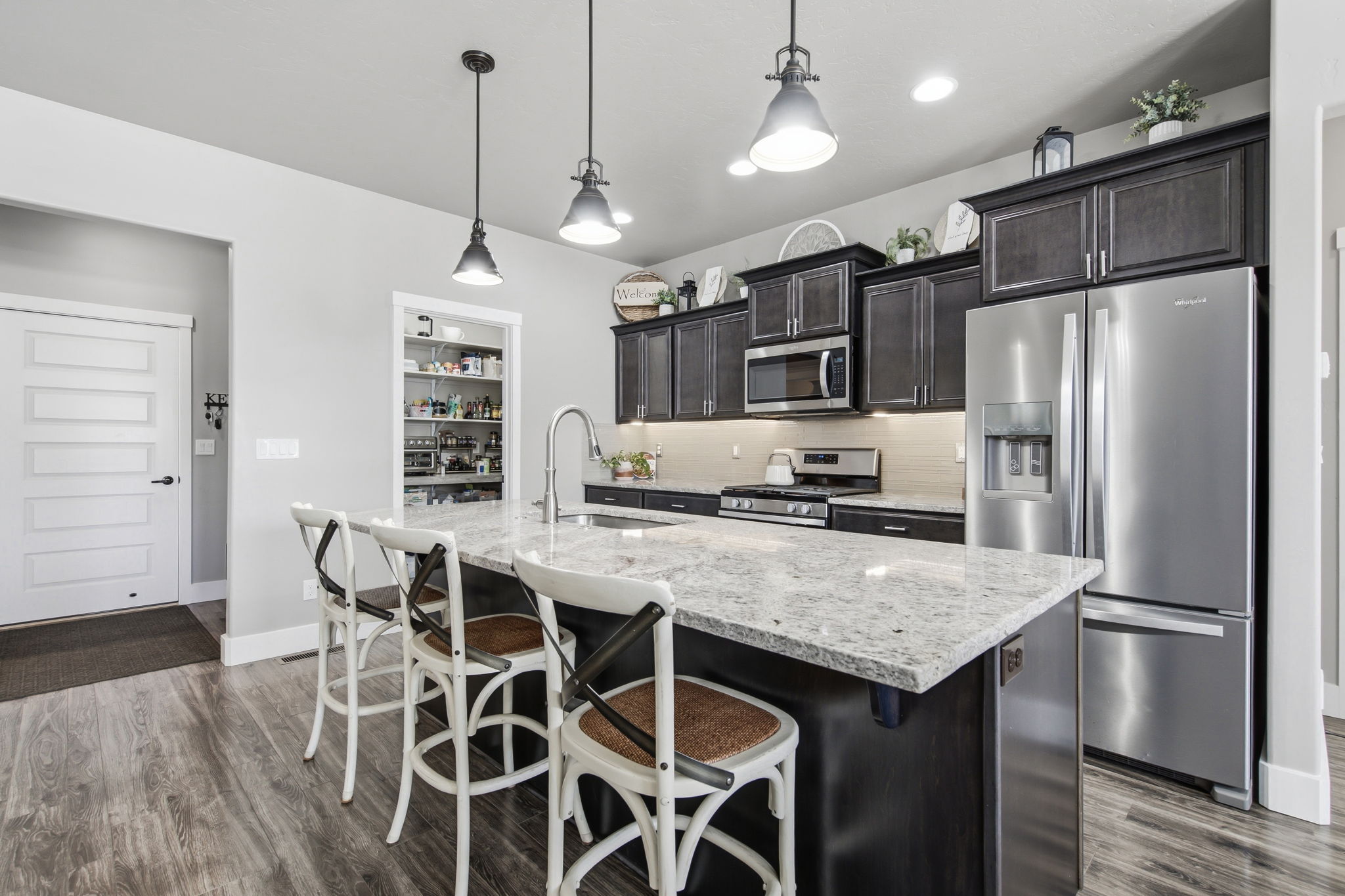  Photo 24