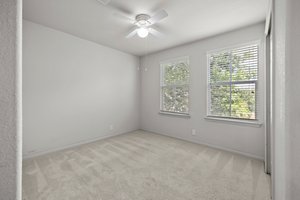  Photo 33