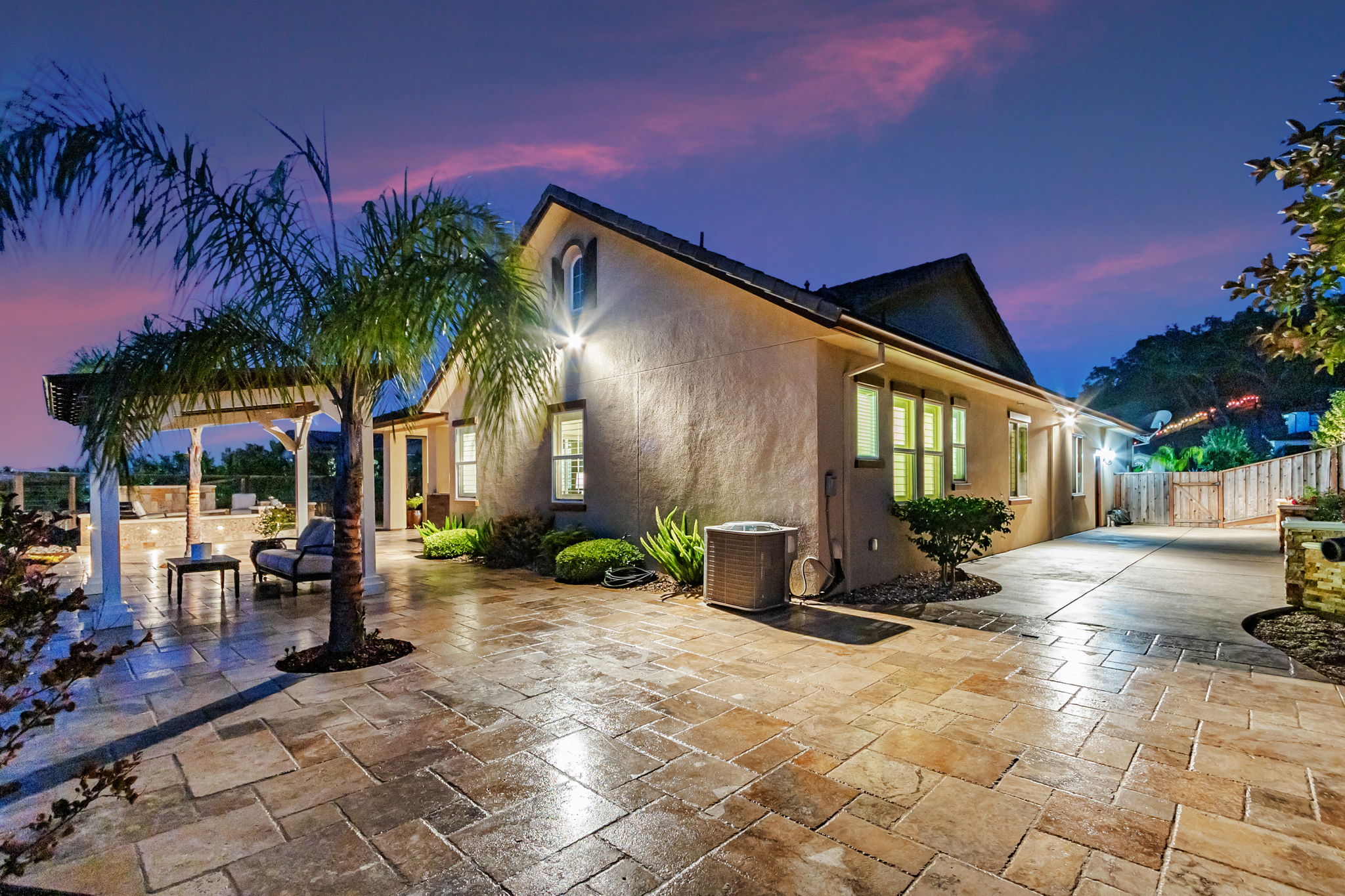 035_TWILIGHT_ 1861 Carob Ct _