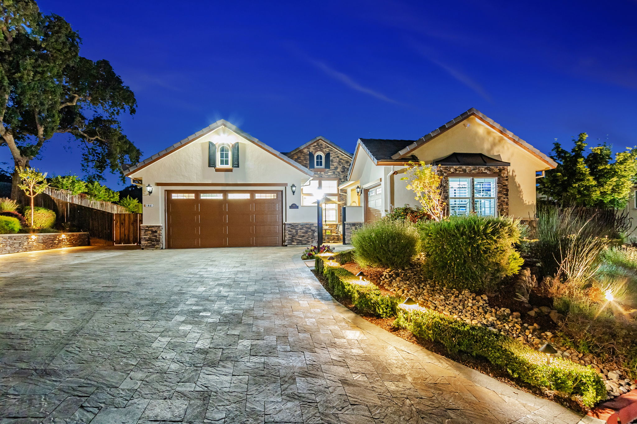 044_TWILIGHT_ 1861 Carob Ct _