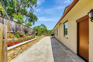 066_ 1861 Carob Ct