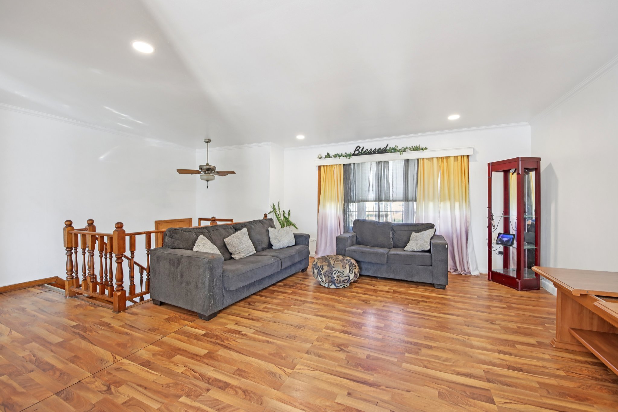 Hollywood Ave-S1902-006.jpg