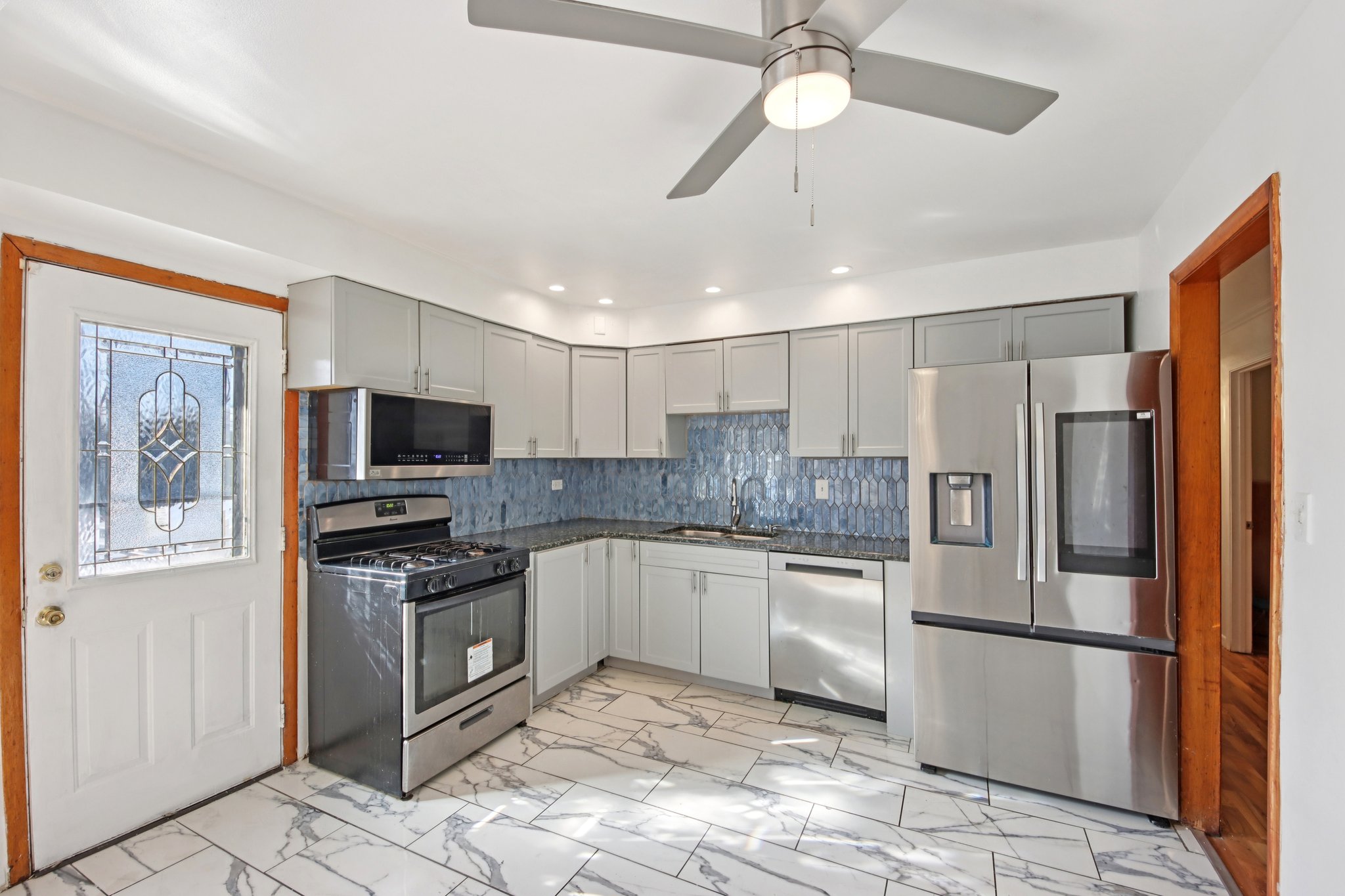 Hollywood Ave-S1902-011.jpg