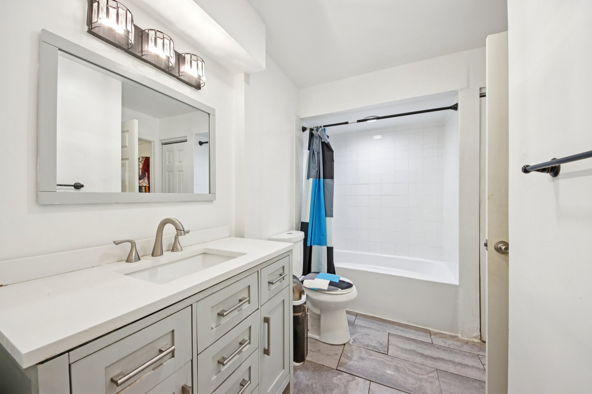 Hollywood Ave-S1902-015.jpg