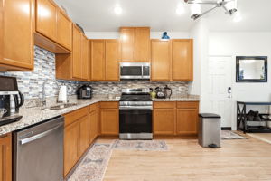  Photo 8