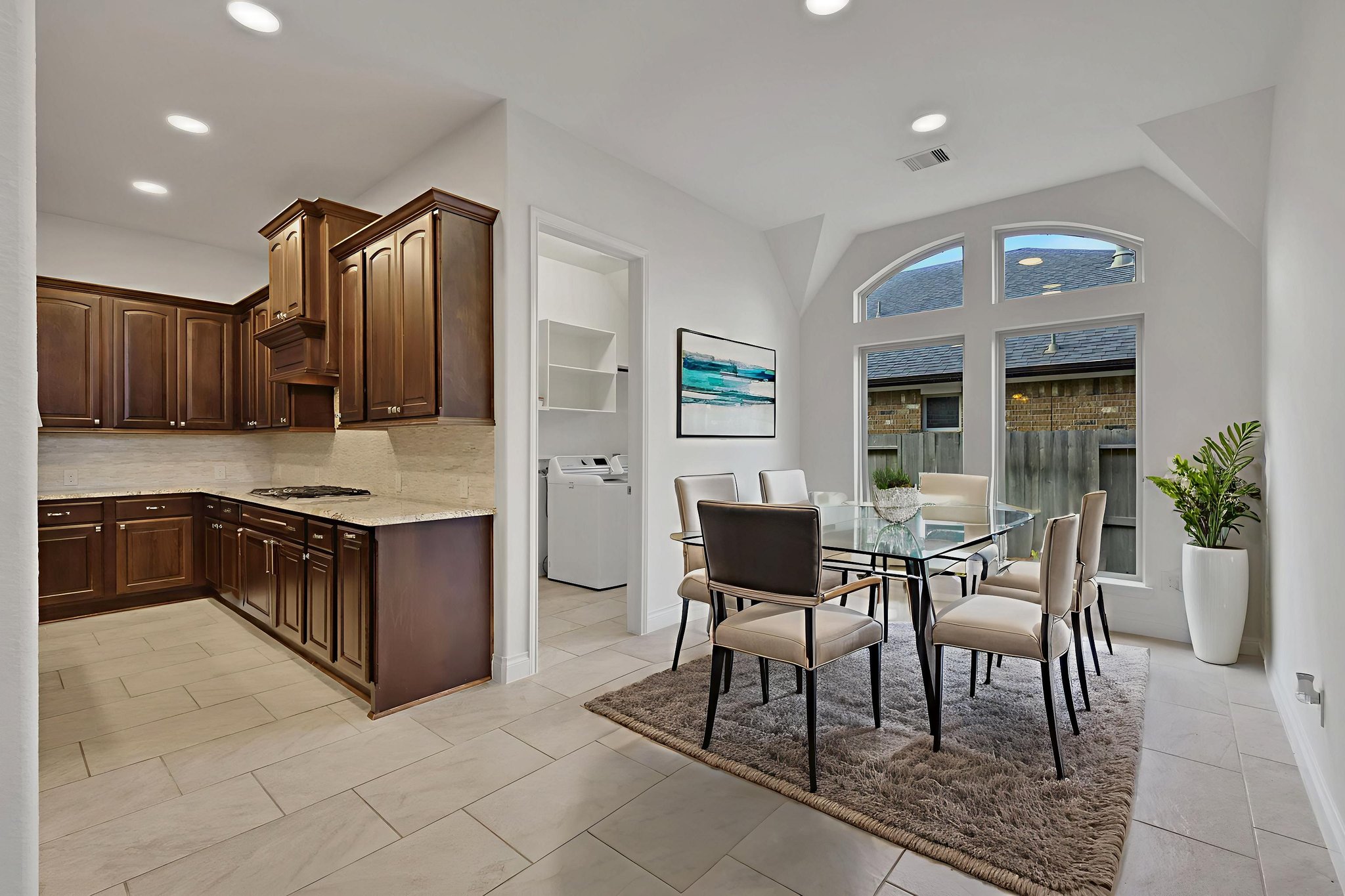 2Z2A7875 virtually staged.jpeg