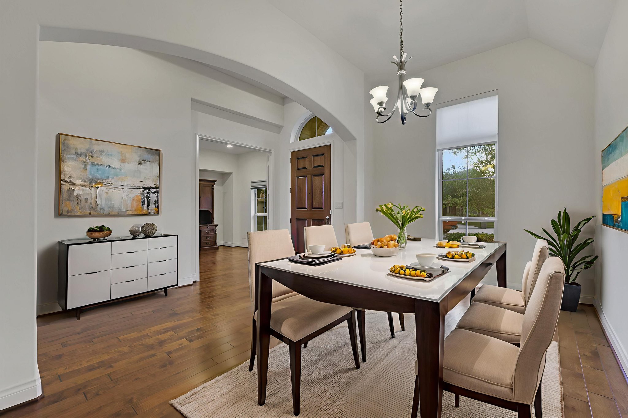 2Z2A7779 virtually staged.jpeg