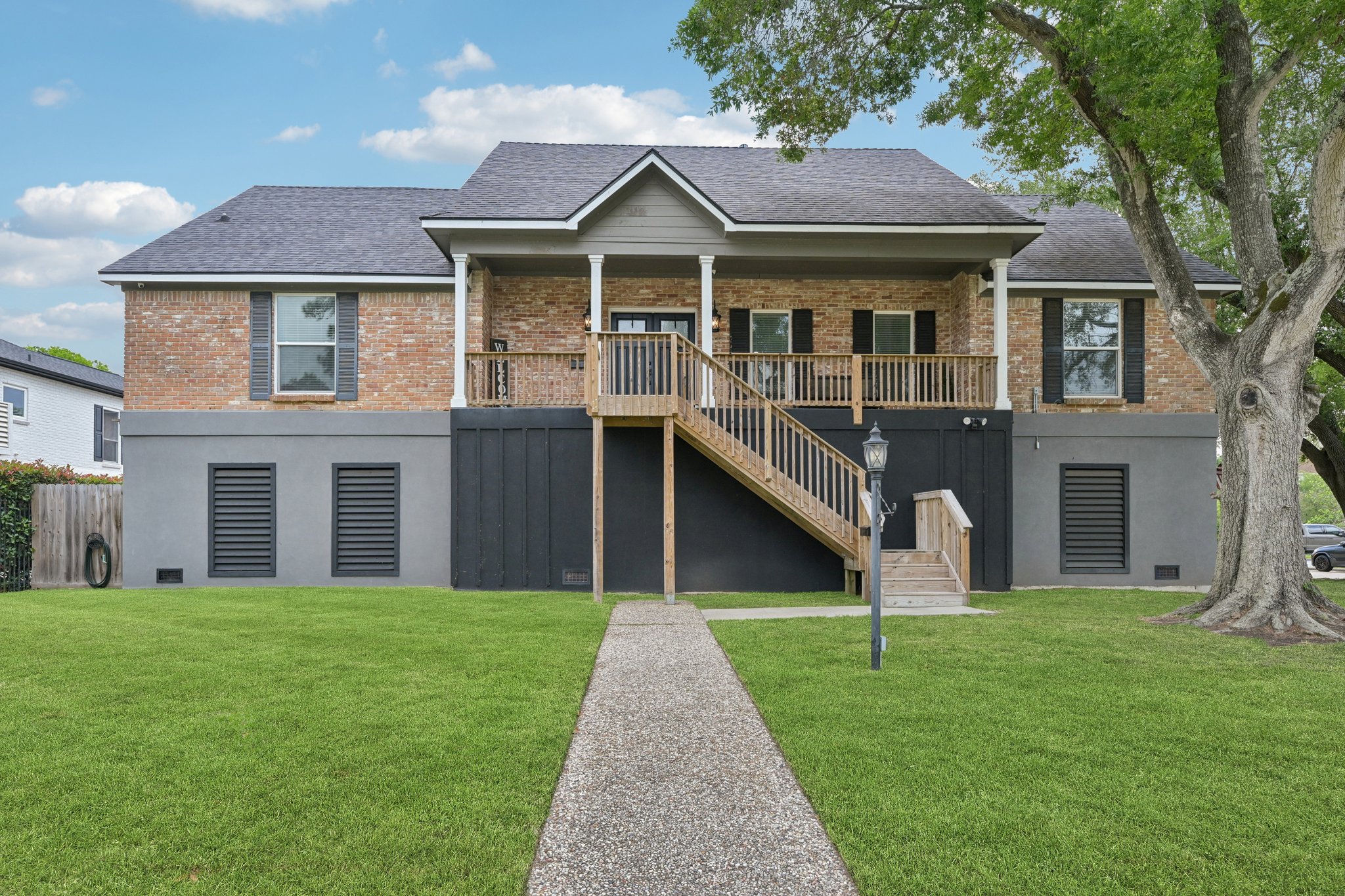 Point Lookout Dr-L1804-002.jpg